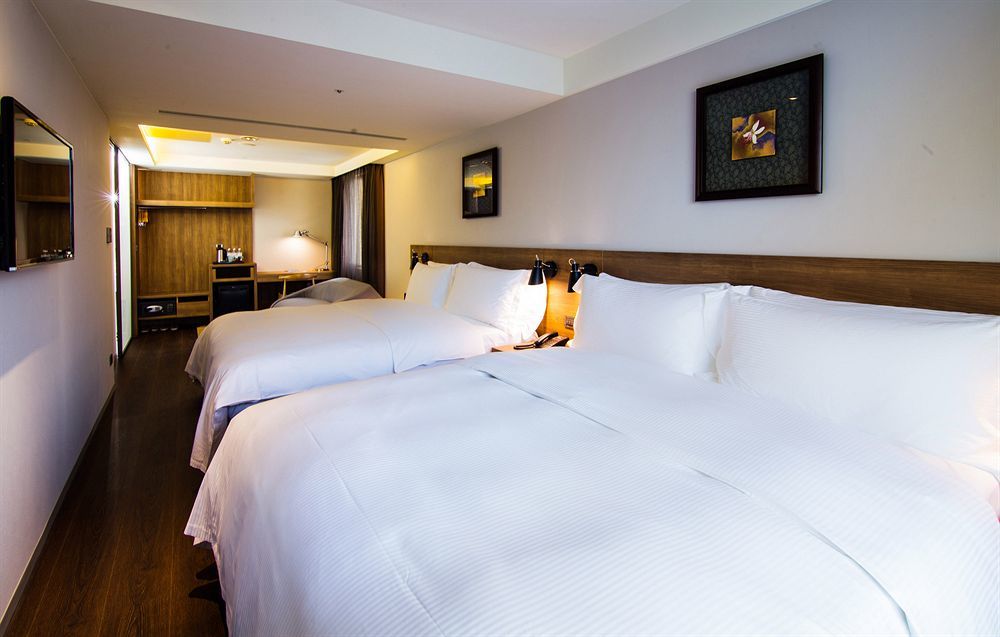 Hotel Just Sleep Kaohsiung Zhongzheng Exterior foto