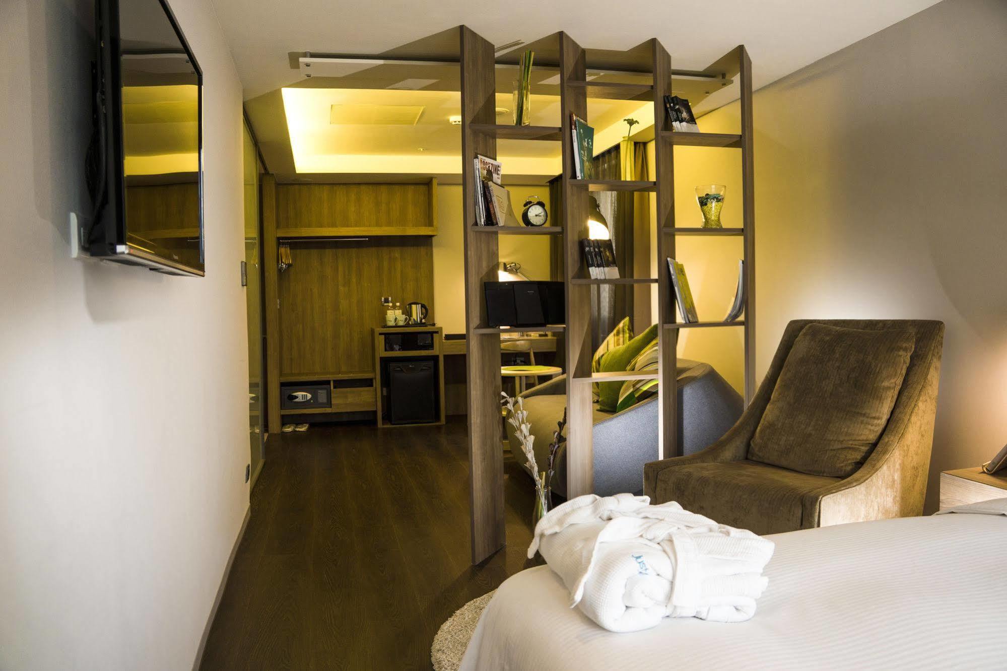 Hotel Just Sleep Kaohsiung Zhongzheng Exterior foto